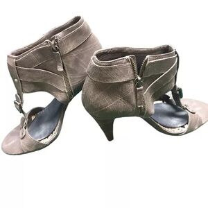 Gianni Bini womens Sz 9.5 brown faux distressed leather zip ankle high heels